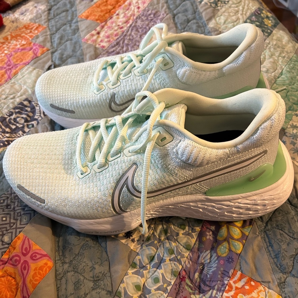 Nike Zoom X Invincible 2, size 9